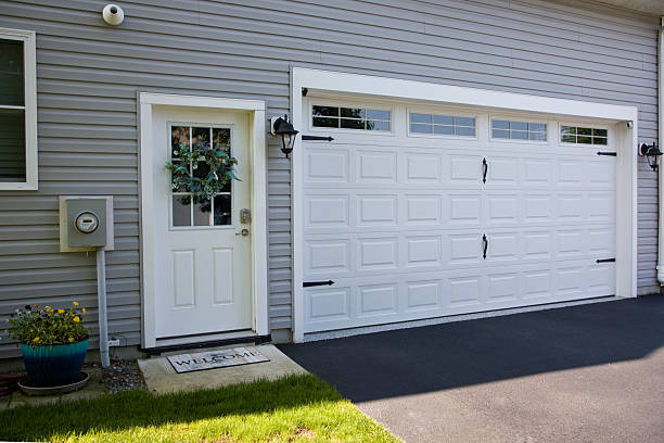 24/7 Emergency Garage Door experts in Bryan, TX